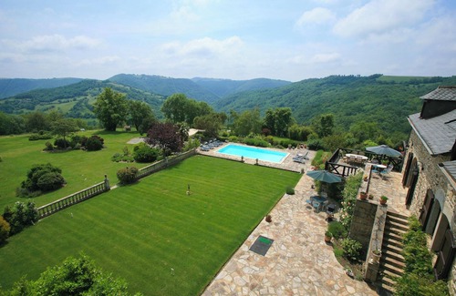 Saint-Andre-de-Najac Villa | Beautifully Restored Stone House, Private Pool, Idyllic Setting & Stunning Views 10 mins from Najac!