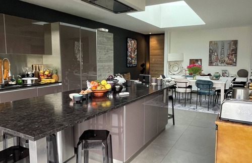 Le Parc Saint-Maur House | Beautiful house between Paris and Disneyland, sleeps 8, 4 bedrooms - 2 bathrooms