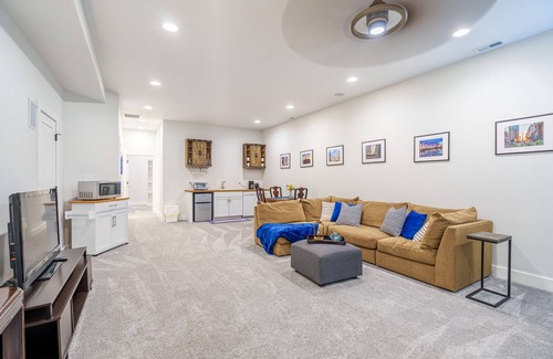Fountain Square Apartment | Beautiful Garden Unit within HGTV Home; Walk to Downtown Indy or Fountain Square