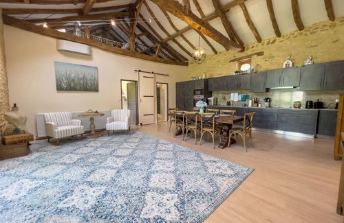 Siorac-en-Perigord Cottage | Beautiful guesthouse on the banks of the Dordogne River in a tranquil setting