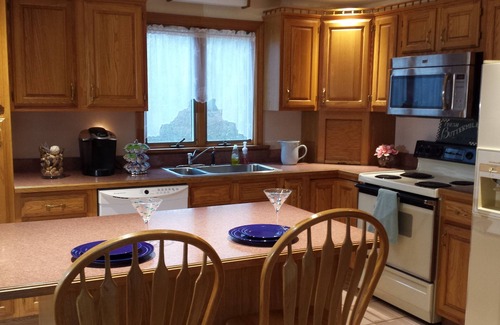 Northwest Harwich House | Beautiful Harwich 4 BR Home: Minutes to Downtown Harwichport and Beaches