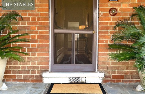 Bathurst House | Beautiful Heritage home close to CBD Sporting fields and hospital