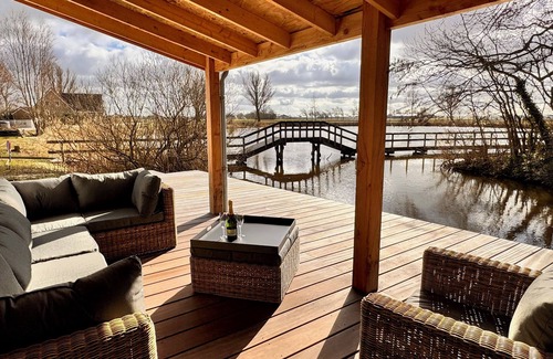 Sint Maarten House | Beautiful high-quality bungalow on one of the wheels on our park