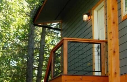 Rabbit Creek Apartment | Beautiful Hillside-Guest House