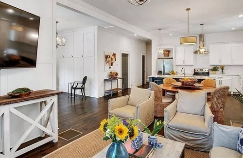 West End House | Beautiful Historic West End Home CLOSE to Downtown
