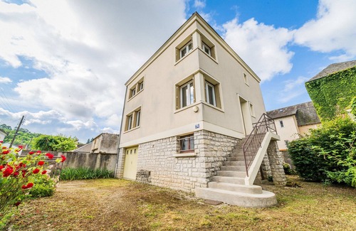 Brive-la-Gaillarde House | Beautiful house with garden and garage in the center of town