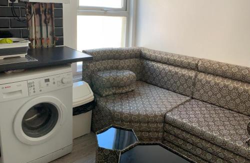 Hoe Street Apartment | Beautiful Hoe Street First Floor one bedroom apartment B Walthamstow