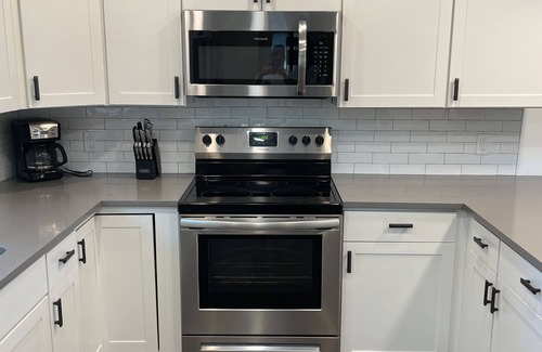 Venice House | Beautiful home 2 miles away from Venice Beach!