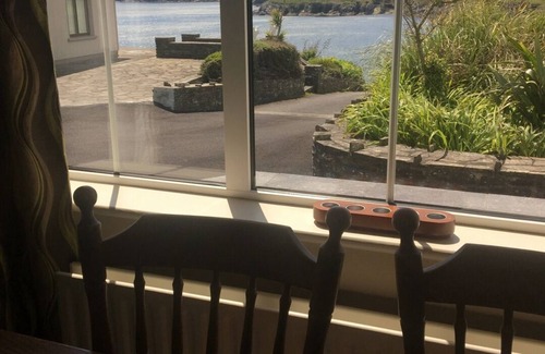 Castletownsend House | Beautiful Home above Sandycove Beach! Fishing, Bird Watching, Walking, Swimming!