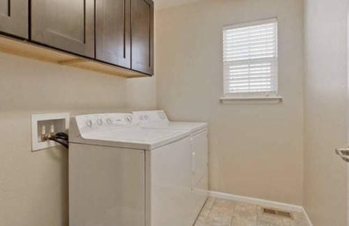 Longmont House | Beautiful Home Central location in Front Range with views of Longs Peak