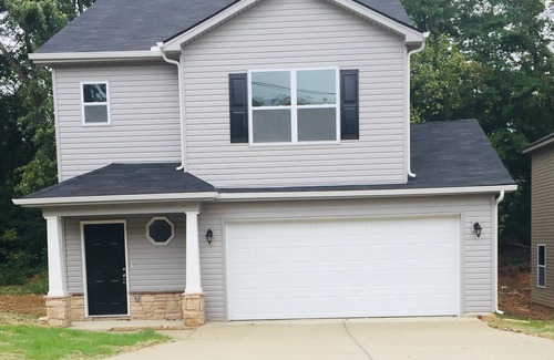 Antioch House | Beautiful Home Conveniently Located