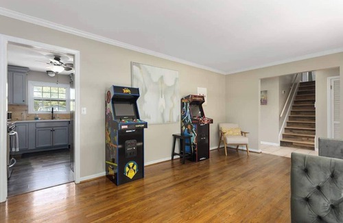 Grandview House | Beautiful Home Great for Families KingBeds+Arcade