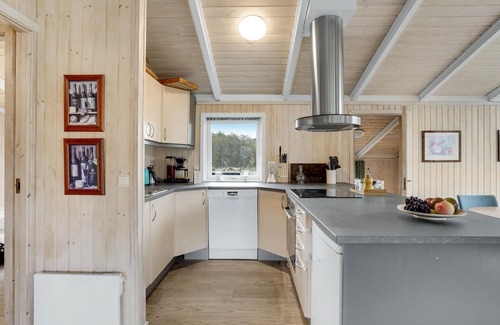 Aalbaek House | Beautiful home in ålbæk with kitchen
