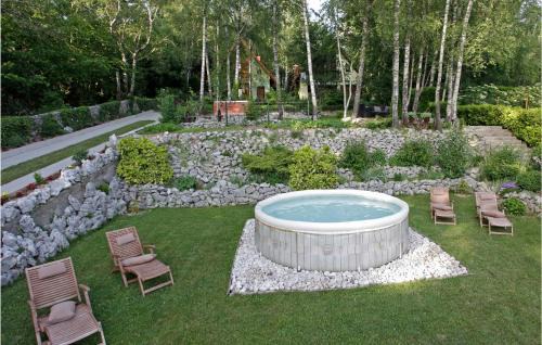 Breze House | Beautiful Home In Breze With Jacuzzi