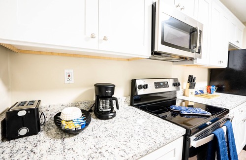 Candler-McAfee House | Beautiful Home in Decatur w/game room. 12 min from Downtown.18 min from Airport