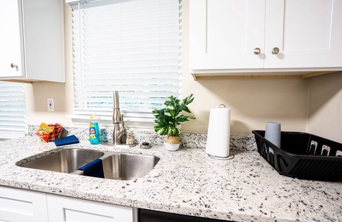 Candler-McAfee House | Beautiful Home in Decatur w/game room. 12 min from Downtown.18 min from Airport