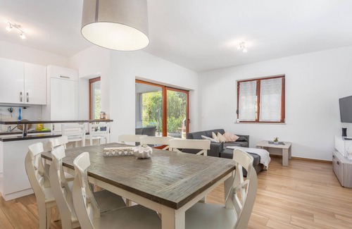 Gostinjac House | Beautiful home in Gostinjac with WiFi