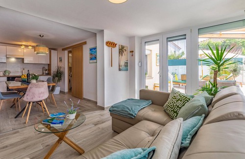 Kavran House | Beautiful home in Kavran with kitchen