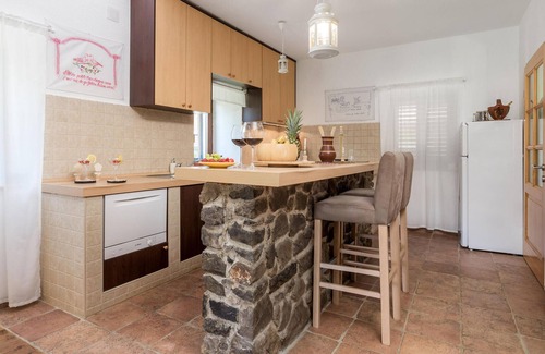 Lovinac House | Beautiful home in Lovinac with sauna