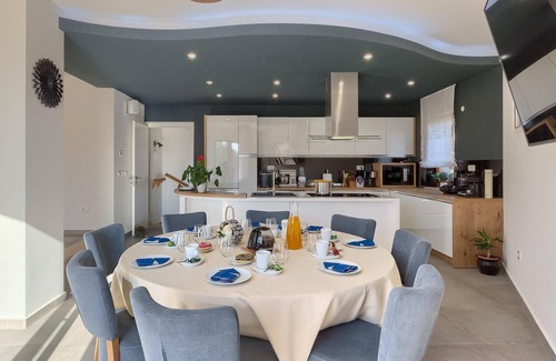 Nova Vas House | Beautiful home in Novigrad with sauna