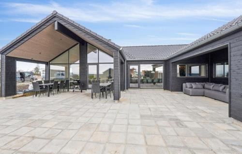 Hasmark Strand House | Beautiful Home In Otterup With Sauna