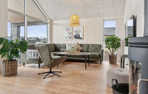 Hasmark Strand House | Beautiful Home In Otterup With Sauna