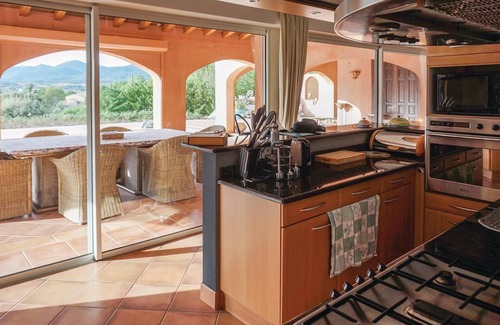 Pierrerue House | Beautiful home in Pierrerue