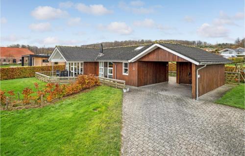 Grønninghoved Strand House | Beautiful Home In Sjølund With Wifi