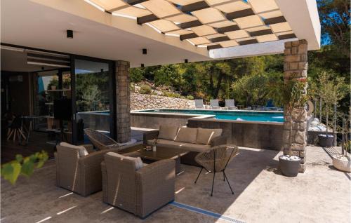 Komarna House | Beautiful Home In Slivno With Wifi