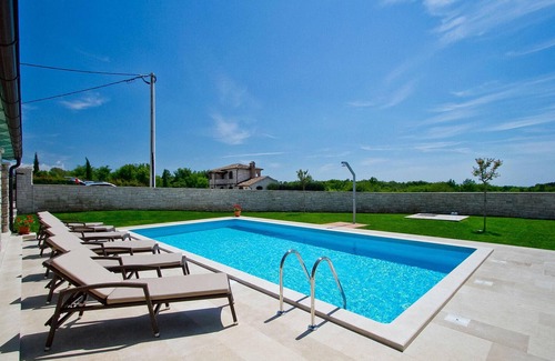 Radetici House | Beautiful home in Tinjan