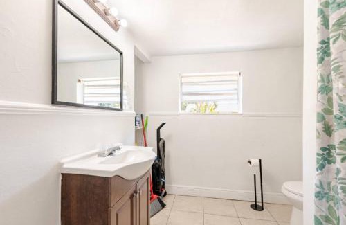 Westgate House | Beautiful home in West Palm 5 min to Airport