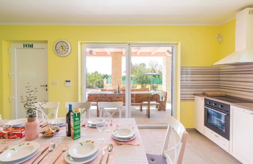 Peroj House | Beautiful home in Vodnjan with kitchen