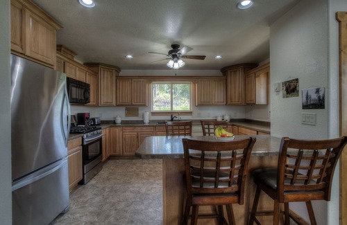 Custer House | Beautiful Home on 1 acre just outside of Custer backs up to forest service