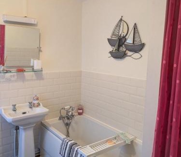 Overstrand House | Beautiful homely seaside cottage