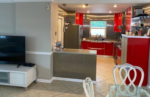 Bal Harbour House | BEAUTIFUL HOMES IN SURFSIDE MIAMI