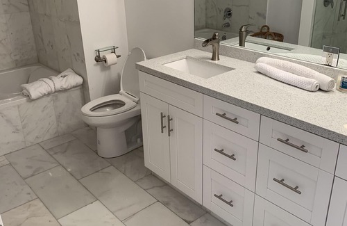 Sunny Isles Beach Hotel | Beautiful Hotel Suite on the Beach ! Minimum 3 months. Lic : STR-01361