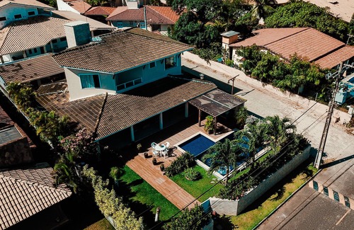Canto do Mar House | Beautiful house, 5 bedrooms, swimming pool, Cond Paradise, with children's play area!