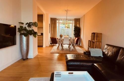 Wijk aan Zee Apartment | Beautiful house at beach, sea and dunes