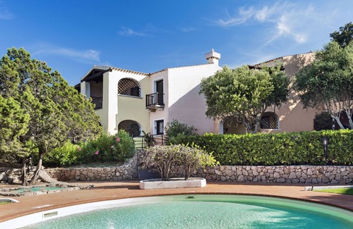 Liscia di Vacca Apartment | Beautiful Il Giardino degli Oleandri one bedroom Premium sleeps 4