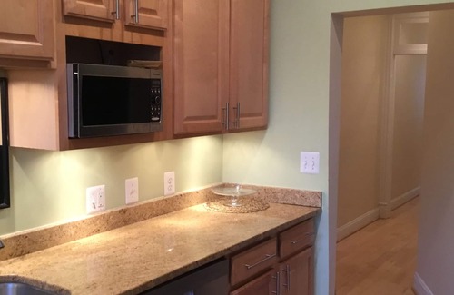 Bloomingdale House | Beautiful in Bloomingdale with Parking