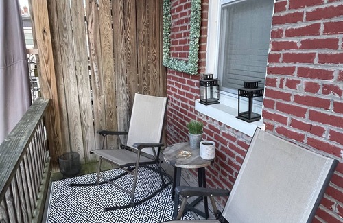 Bloomingdale House | Beautiful in Bloomingdale with Parking