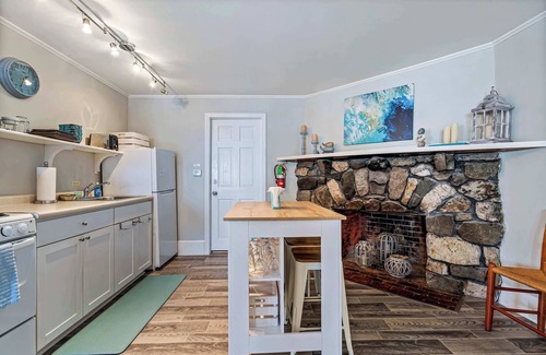 Ogunquit Apartment | Beautiful inn, Lighthouse Landing. #1 Ocean Cove