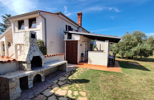 Muntic Villa | Beautiful Istrian Style Villa with private pool and WIFI