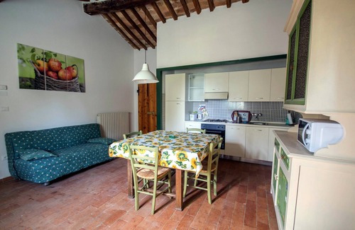 Castellina Marittima Apartment | Beautiful, Tuscan apartment, Etruscan coast, pool,air conditioning,Wi-Fi,D3