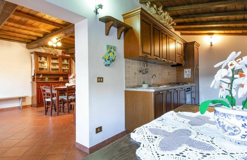 Fabbriche di Vallico Villa | Beautiful apartment in villa for 6 guests with WIFI, pool, TV, patio and pets allowed