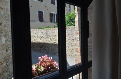 San Giovanni d'Asso House | Beautiful private villa with A/C, private pool, WIFI, TV, patio, panoramic view, close to Montalcino