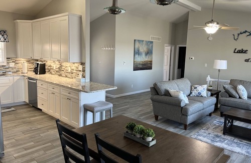 Linn Creek House | Beautiful lake view home close to everything the Lake of the Ozarks has to offer