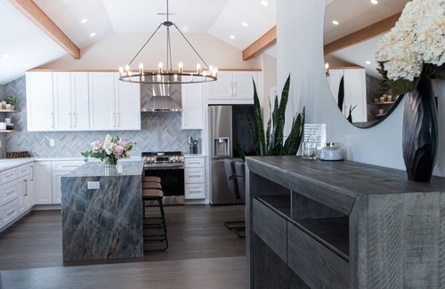 Kennydale House | Beautiful Lake View Villa 3 bedroom 2 bathroom.