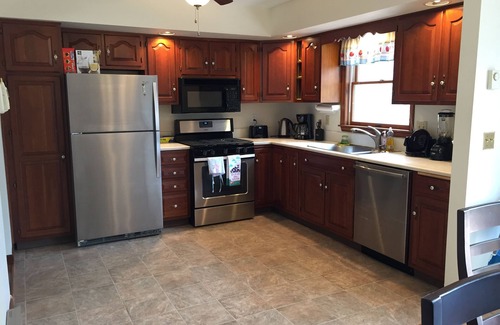 Pocono Summit House | Beautiful Lakefront w Hot Tub, Sauna, Boats, Beach, Pool Table, 5min to Kalahari