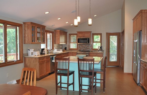 Markesan House | Beautiful lakefront Green Lake home located on prestigious Emerald Shores